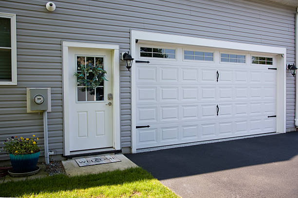 24/7 Emergency Garage Door Panel Replacement experts in Leland, NC